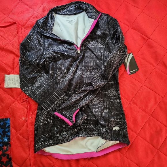 Marika Tops - Marika Pullover Size Medium NWT